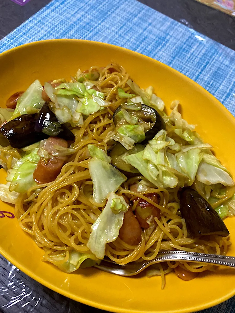 キャベツ、ナス、チョリソの醤油バターパスタ🍝|ハルさん