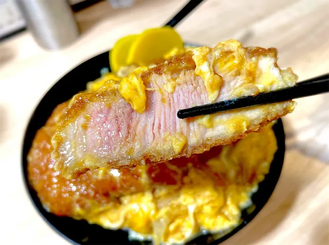 Snapdishの料理・レシピ写真:厚切りカツ丼｜我が家のカツ丼が美味しい〜