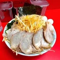 Snapdishの料理写真:ネギチャーシュー麺並|とみさんさん