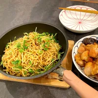 豆苗とキノコのオイスター焼きそば|Tae's yumyum♡さん