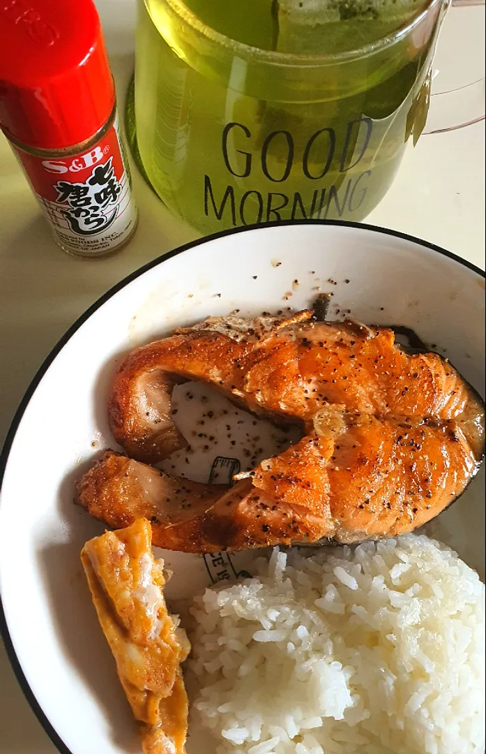 Snapdishの料理写真:Pan fry salmon with rice + small otah + japanese green tea|🌷lynnlicious🌷さん