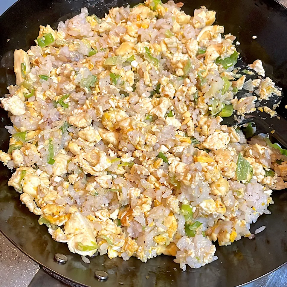 Snapdishの料理写真:木綿豆腐一丁入ったダイエット炒飯|gohan♡さん