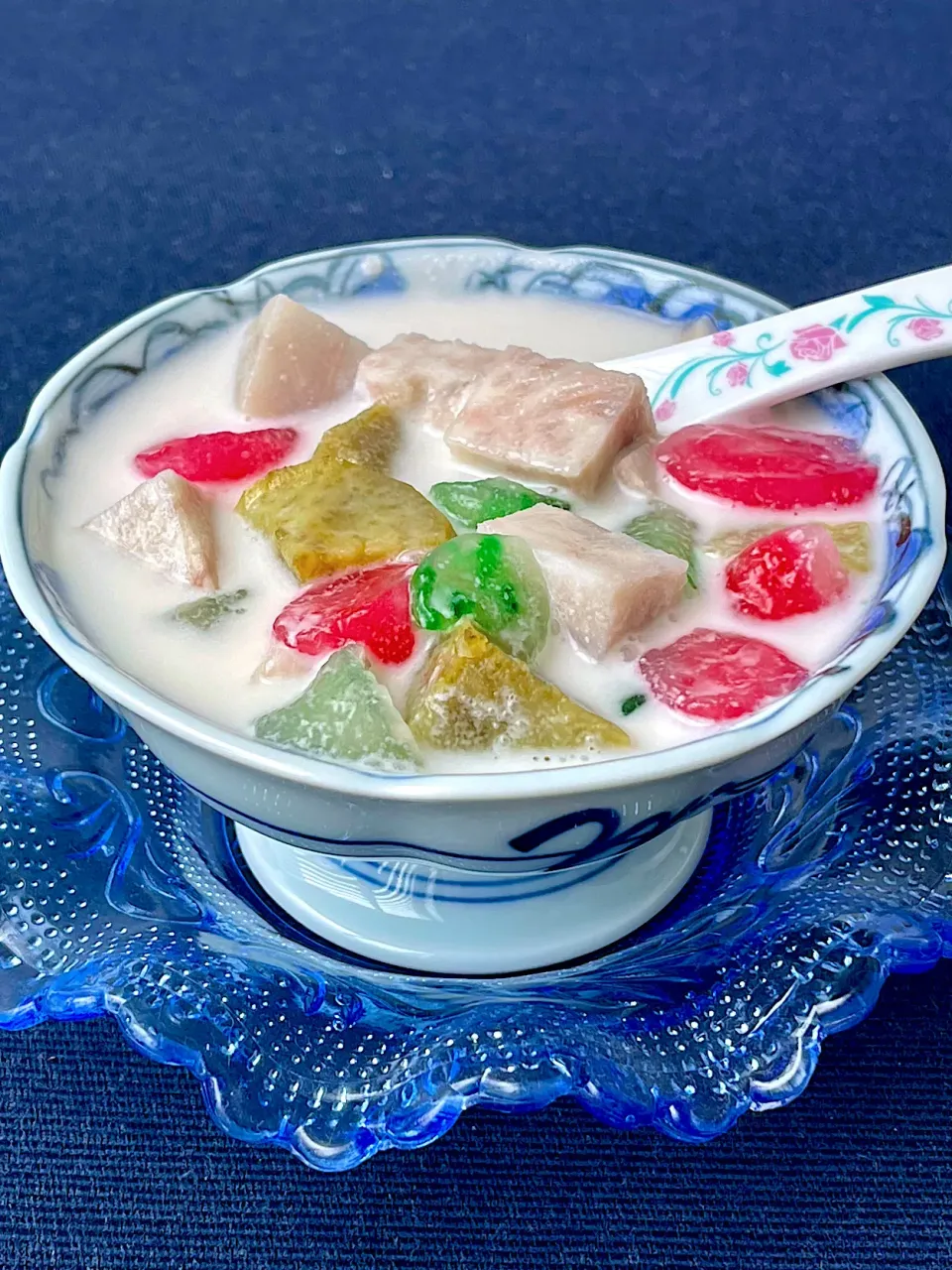 Bubur Cha Cha (coconut milk, taro, sweet potato, chewy tapioca jelly) |12Dragonさん