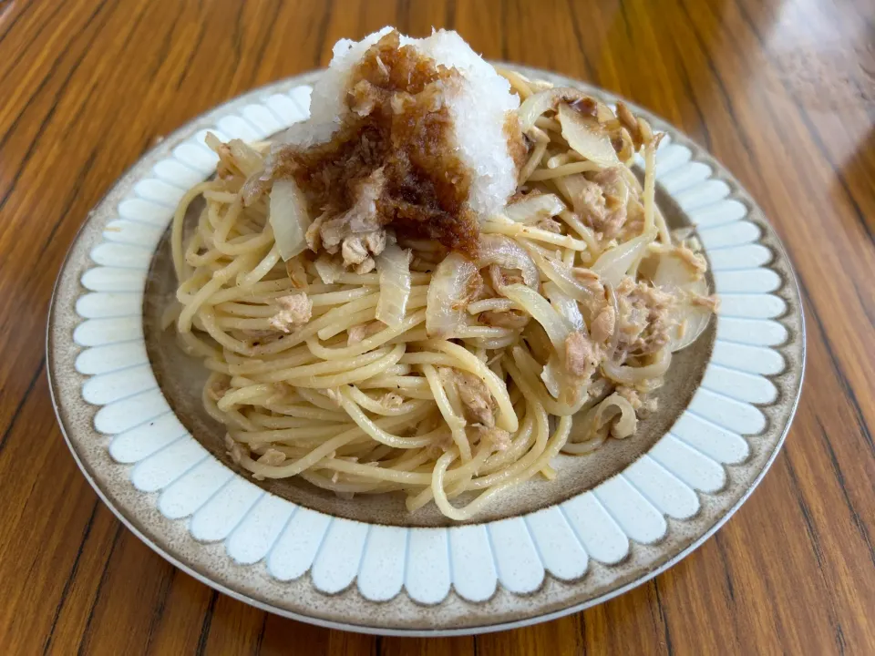 Snapdishの料理写真:ツナと玉ねぎのパスタ|marronさん