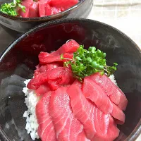 Snapdishの料理写真:マグロ丼|まめすけ⭐︎さん