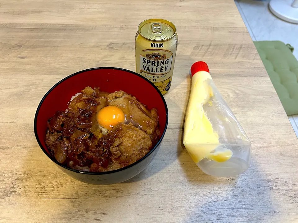 Snapdishの料理写真:前作った生姜焼きで作った丼|りょうさん