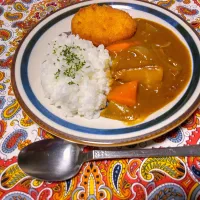 Snapdishの料理写真:大好き💕カレーとチーズコロッケ。
じゃが芋の代わりさつまいも🍠入り。