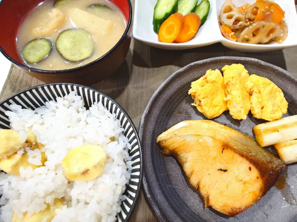 ぶりの照焼きと栗ご飯|伊藤央さん