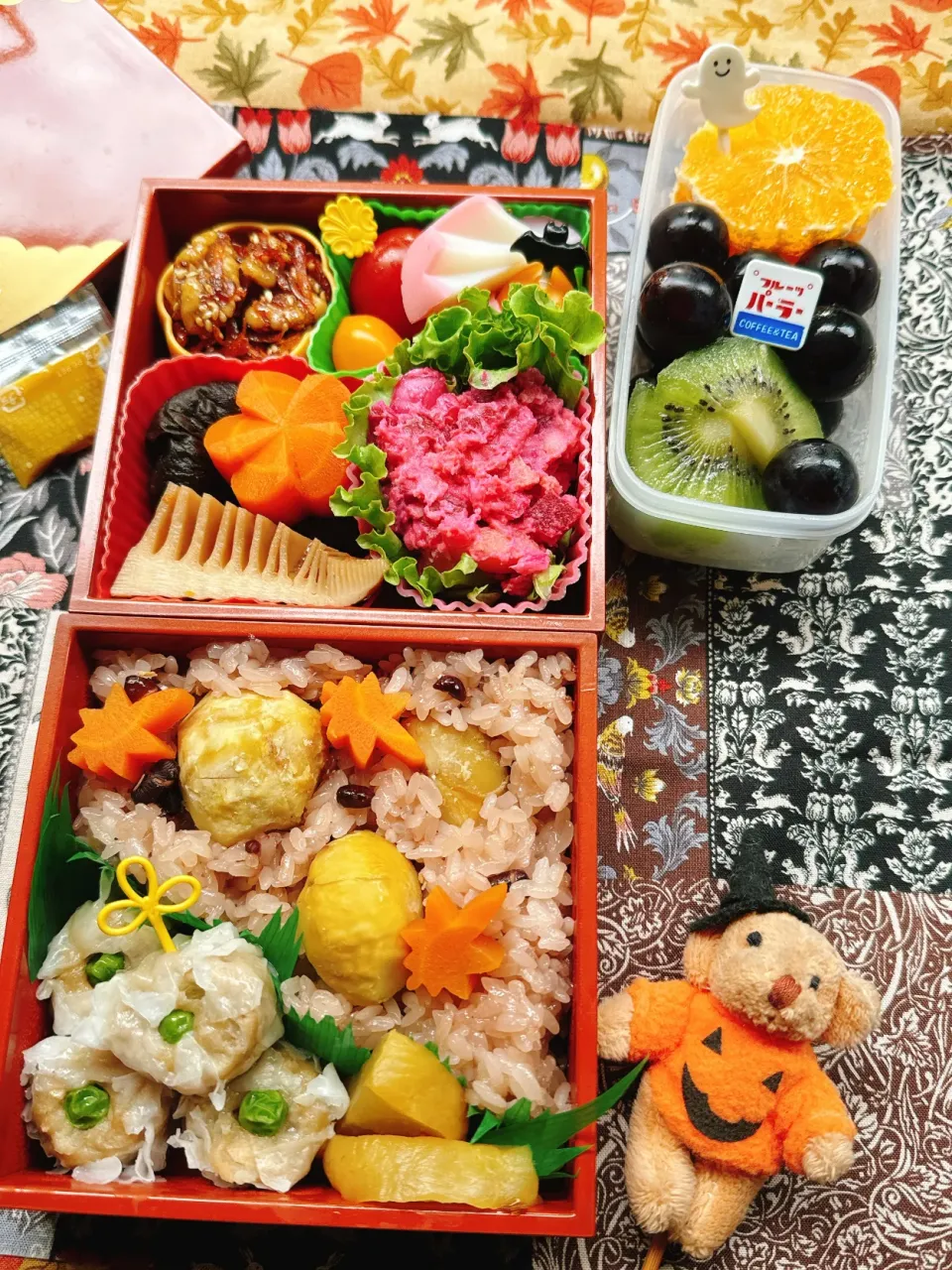 Snapdishの料理写真:2024/10/07 秋の吹き寄せ栗おこわと焼売のお弁当|Blueberry🫐さん