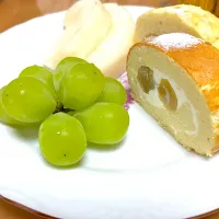 Snapdishの料理写真:自家製ロールケーキ|りこさん