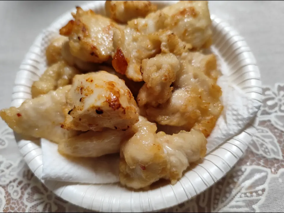 Snapdishの料理写真:胸肉の唐揚げ(塩麹、にんにく、生姜、牡蠣だし醤油味)|m.rafuさん