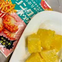 Snapdishの料理写真:じゃがいものプリンクルパウダーマヨ和え|なかみほさん