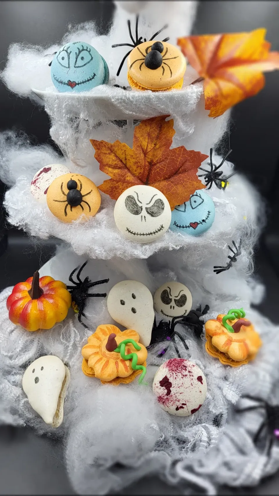 Halloween macarons|Makronkyodholky@seznam.czさん