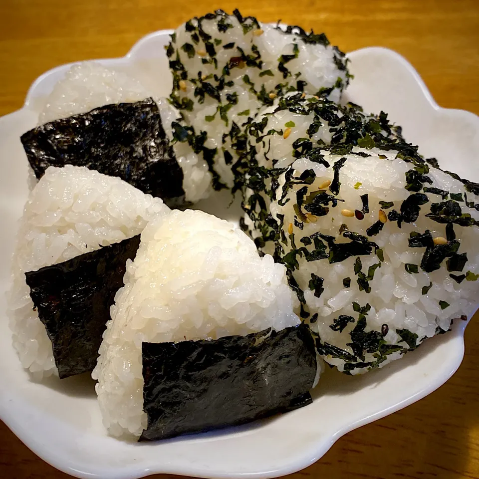 Snapdishの料理写真:夫のおにぎり🍙弁当|もえさん