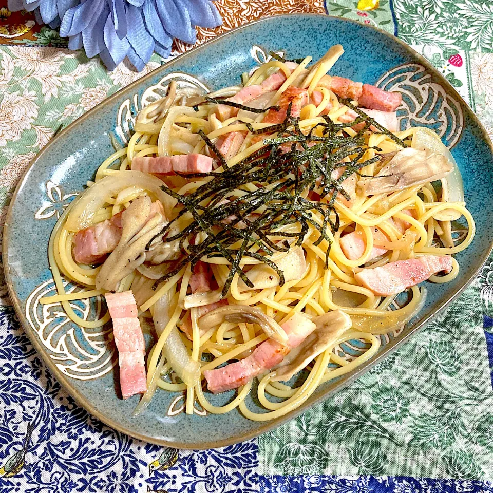 Snapdishの料理写真:ベーコンときのこの和風パスタ🍄‍🟫|ringonamaさん