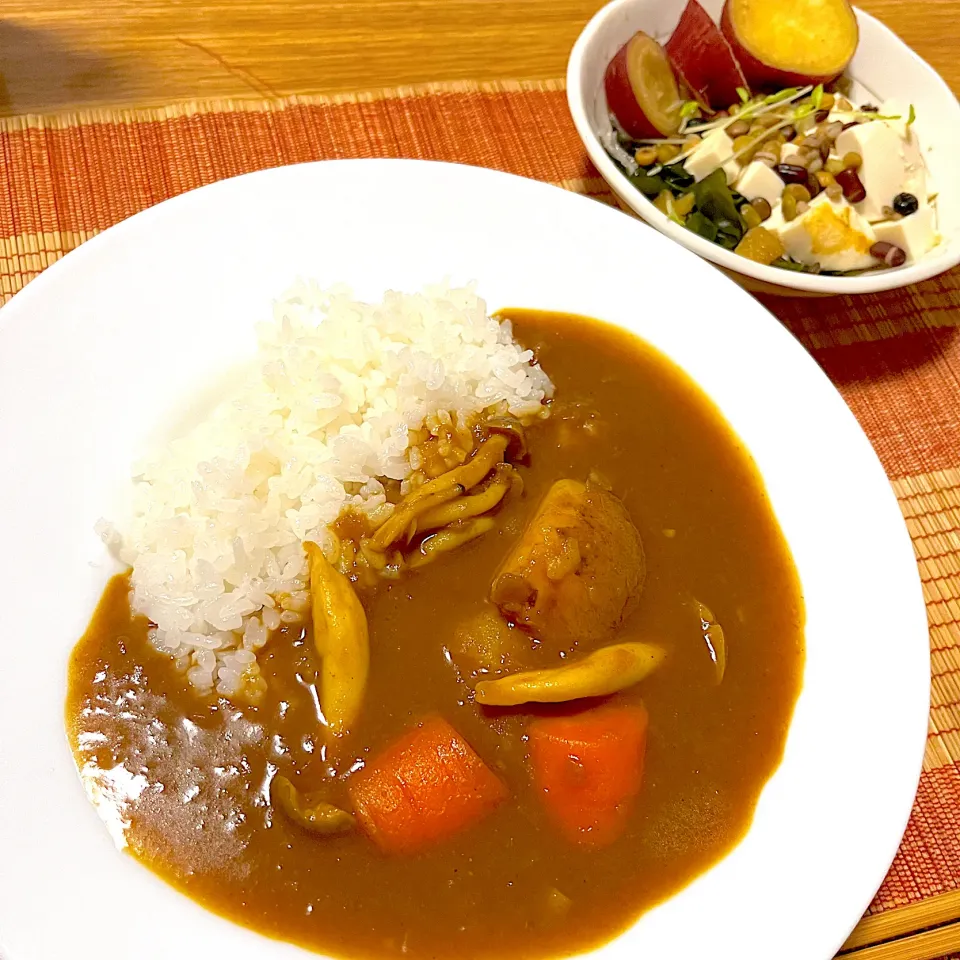 2024/10/07 野菜きのこカレー、豆サラダ、サツマイモ煮|kykyさん