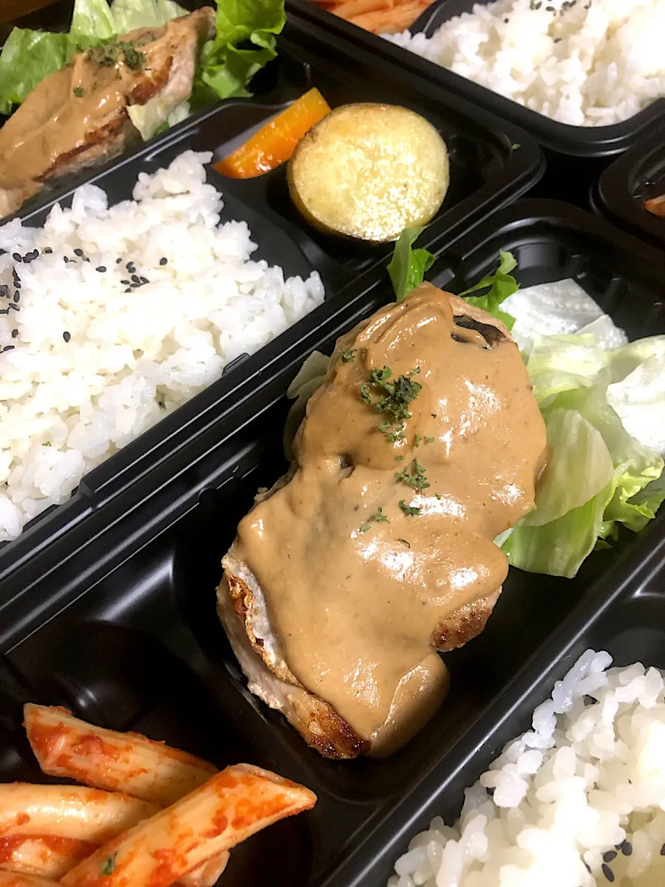 白身魚のポルチーニソース弁当|沖縄「ピロピロ」ライフさん