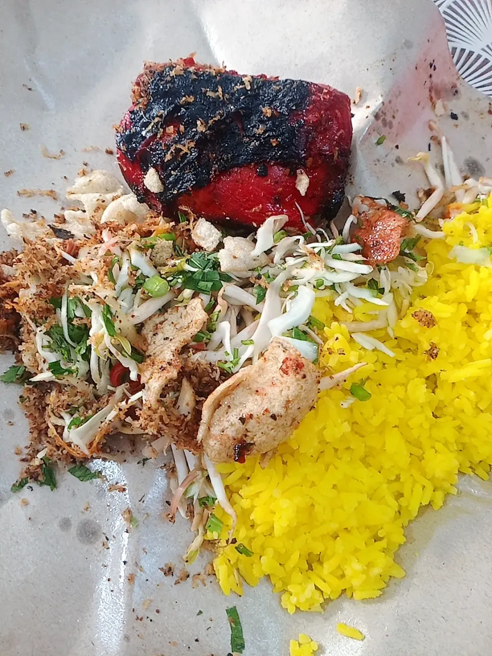 Snapdishの料理写真:nasi kerabu ayam bakar|lynda afandyさん