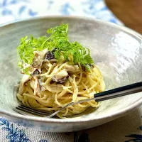 Snapdishの料理写真:蟹と松茸のお豆腐クリームパスタ|富士子🍒🐰🍓さん