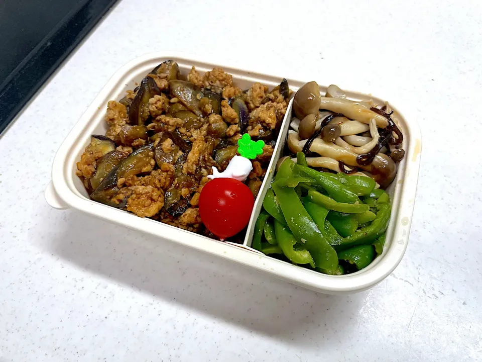 10/8 自分弁当⁂なすの味噌鶏そぼろ弁当|ゆさん