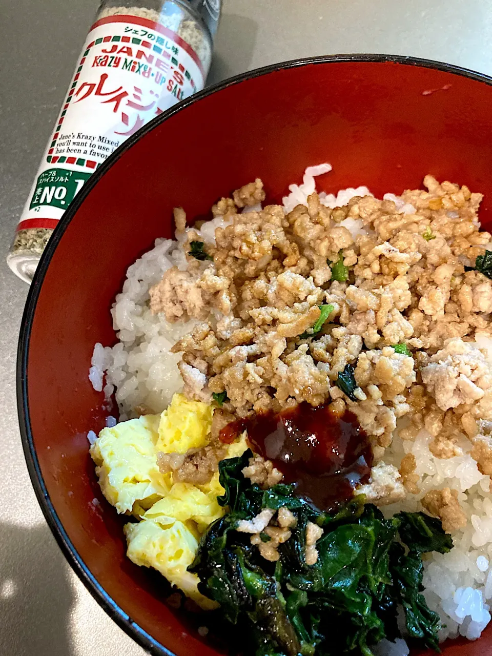 Snapdishの料理写真:そぼろ丼にクレイジーソルトでエスニック風に！|おまめさん