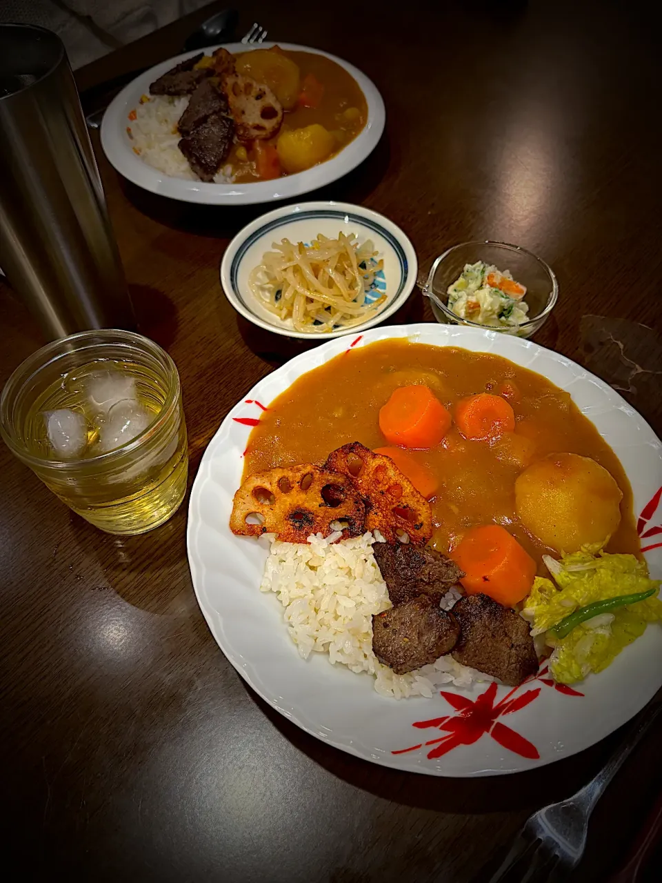 牛焼肉のカレー　レンコンチップ　白菜漬け　もやしナムル　ポテトサラダ　冷茶|ch＊K*∀o(^^*)♪さん