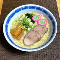 とんこつ塩ラーメン