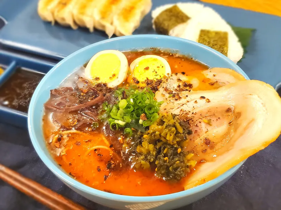 Snapdishの料理写真:おうちで「熊本とんこつラーメン定食」|オハナシマンさん