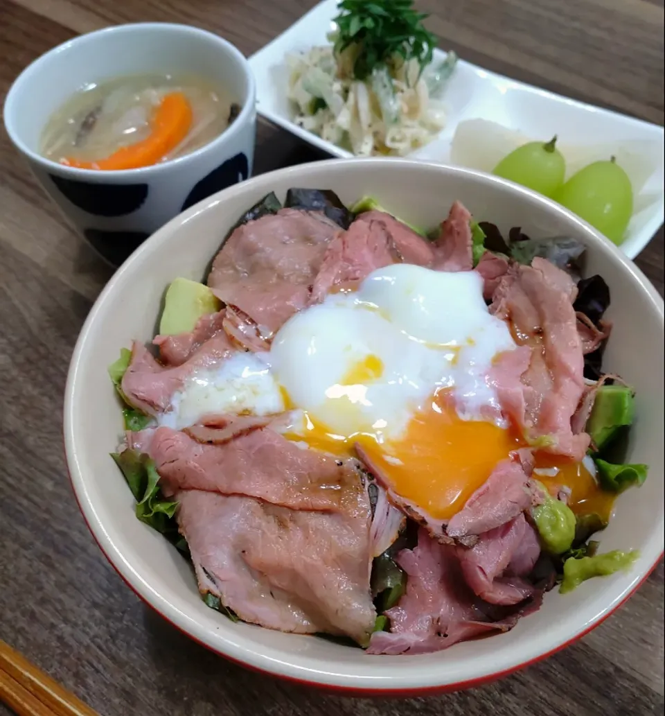 Snapdishの料理写真:ローストビーフ丼|ゆりちさん