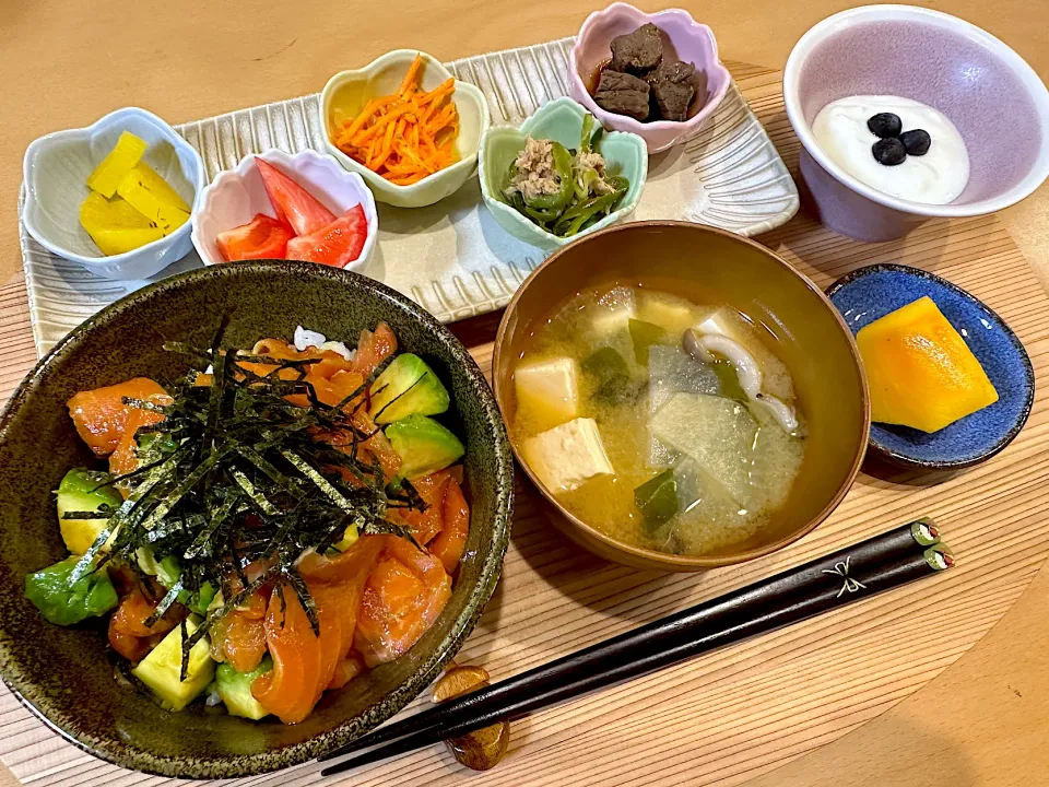 サーモンとアボカド丼|waicaさん