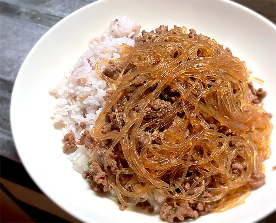 今夜は、ひき肉と春雨の黄金炒め飯を頂きました😋👍🎵|ギムレットさん