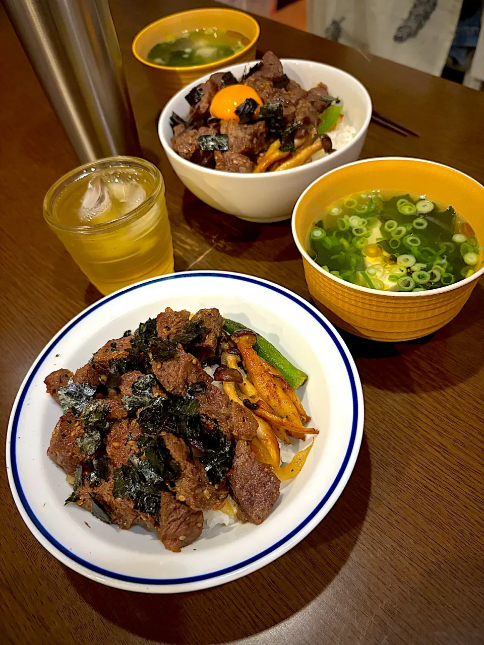 牛焼肉丼　わかめとかき卵スープ　鉄観音茶|ch＊K*∀o(^^*)♪さん