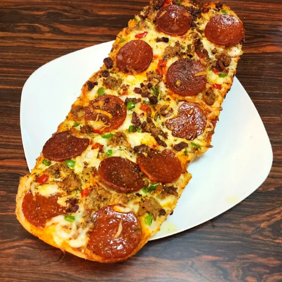 Snapdishの料理写真:Italian Bread Pepperoni Pizza|Tam Tamさん