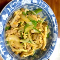 Snapdishの料理写真:しめじと鶏肉の中華炒め|Shimoda Tohruさん