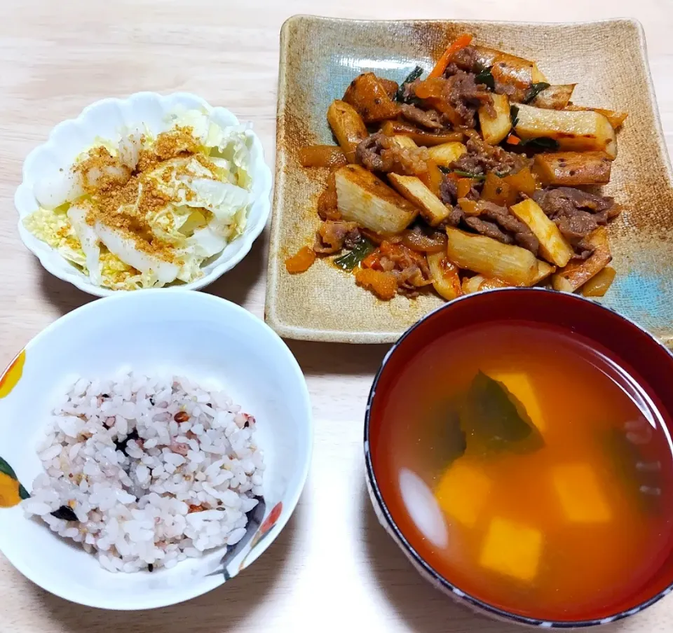 Snapdishの料理写真:2024 0923　牛肉と長芋のスタミナ炒め　白菜サラダ　豆腐とわかめのお味噌汁|いもこ。さん