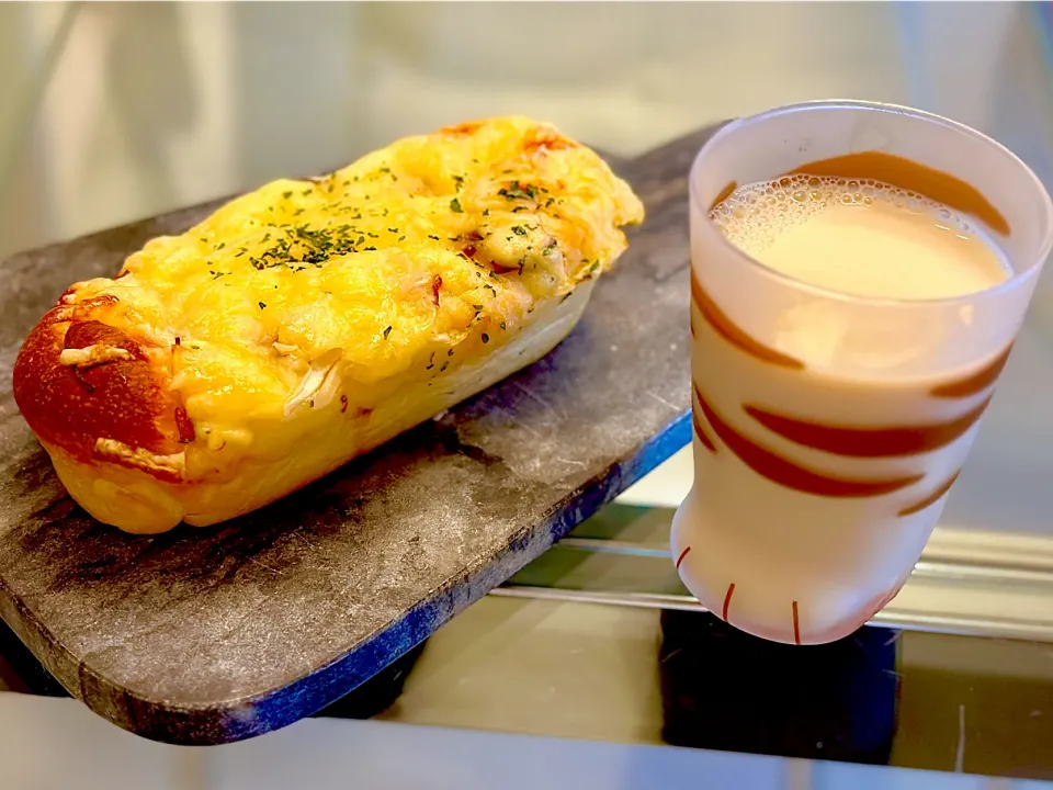 遅めのお昼ご飯🥖|にゃあ（芸名）さん