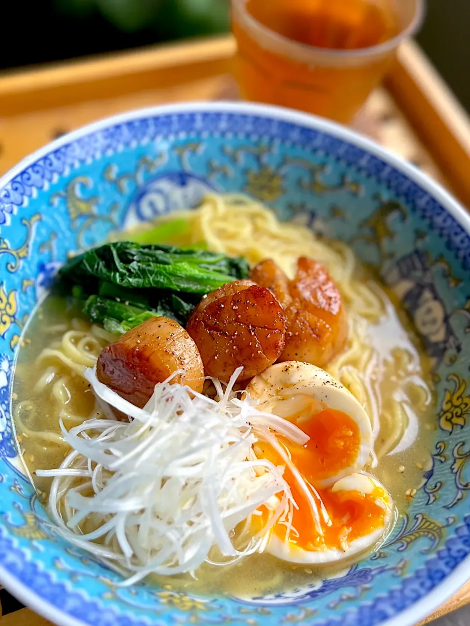 焦がしバター醤油の帆立入り塩ラーメン🍜|アッコちゃん✨さん