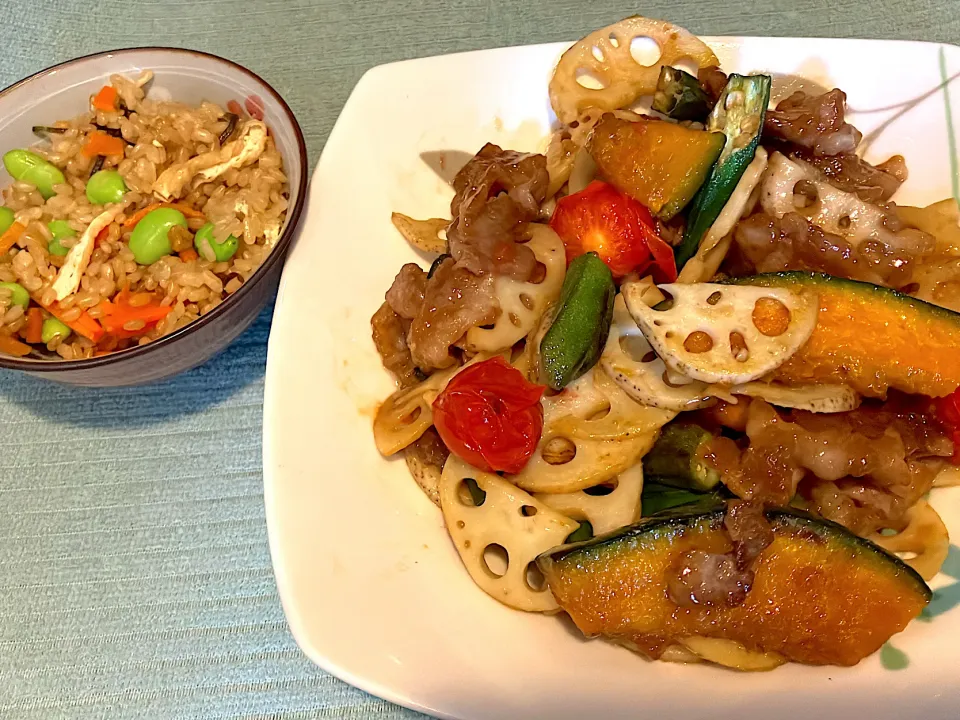 枝豆の炊き込みご飯と豚肉と野菜の甘酢炒め|れいちんさん