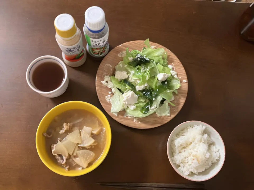 Snapdishの料理写真:豆腐とわかめのサラダ、豚バラ大根|りえさん