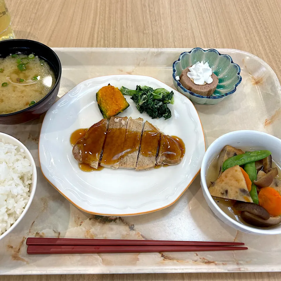 寮の晩御飯😋豚肉のわさび醤油ダレ|すかラインさん