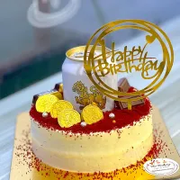 Snapdishの料理写真:Signature Red Velvet Cake|The Bakeryさん