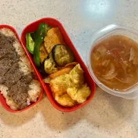 Snapdishの料理写真:ステーキ弁当 4種野菜ソテーとオムレツ ミネストローネ付き|tatsuponさん