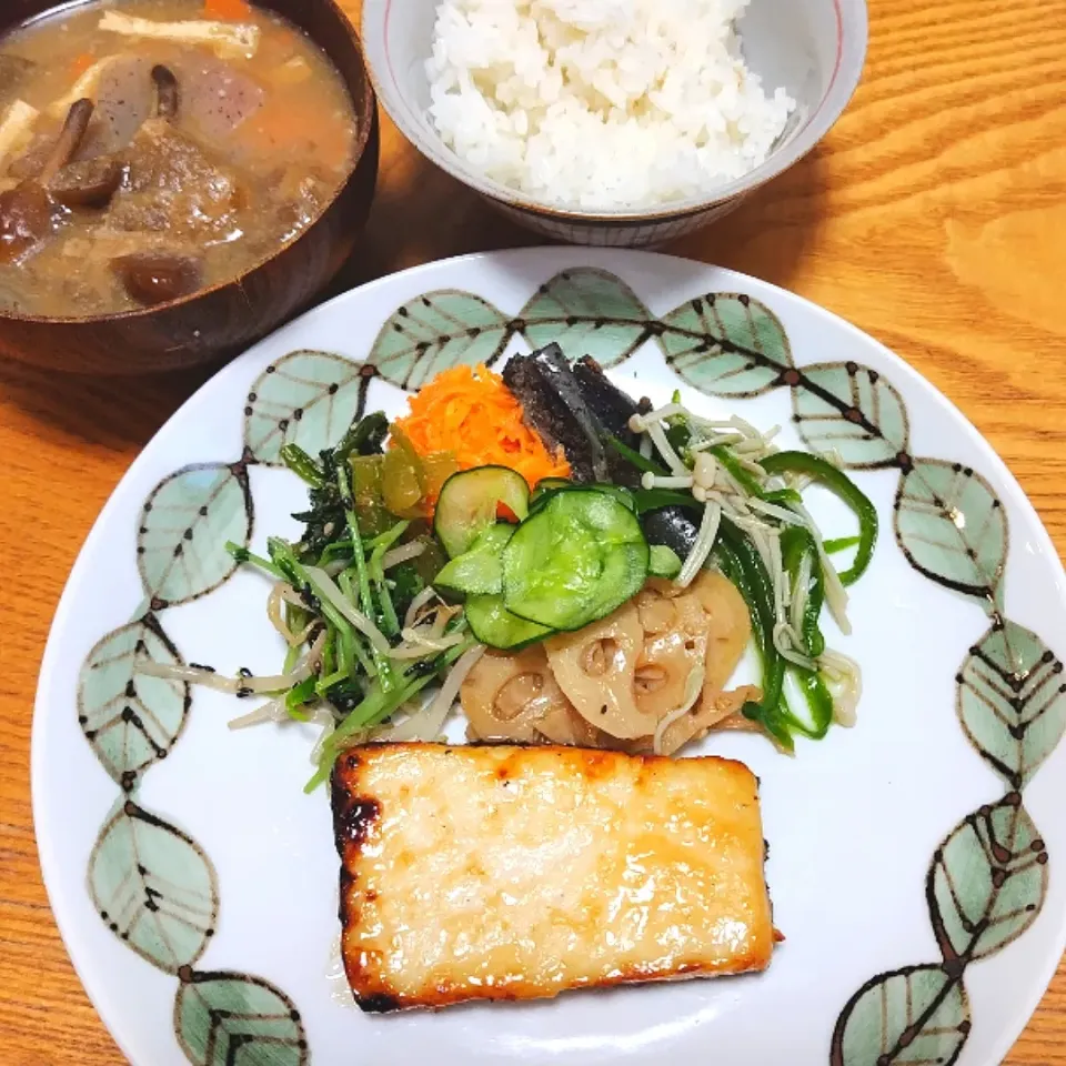 木曜日のあさごはん🍚|ぽんしきさん