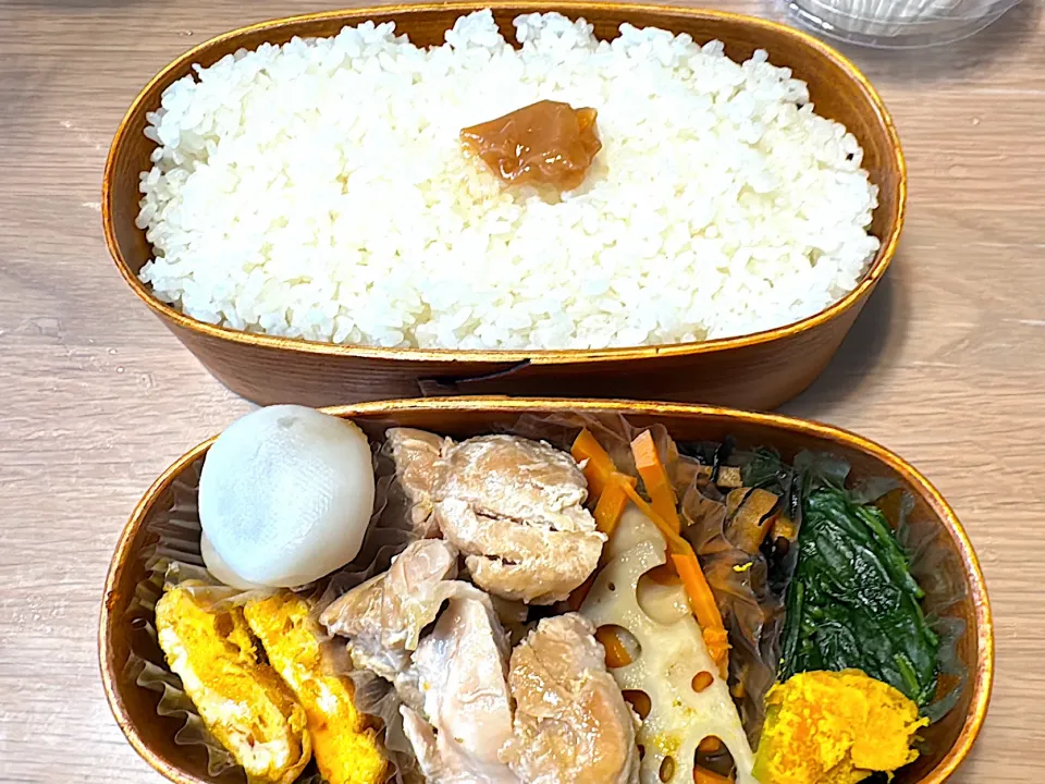 照り焼きチキン弁当🍱業スーのみたらし団子を添えて🍡|ふみふみさん