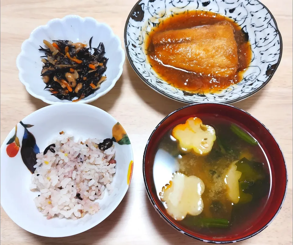 2024 0922　鯖のみぞれ煮　ひじきの煮物　ほうれん草とわかめとお麩のお味噌汁|いもこ。さん