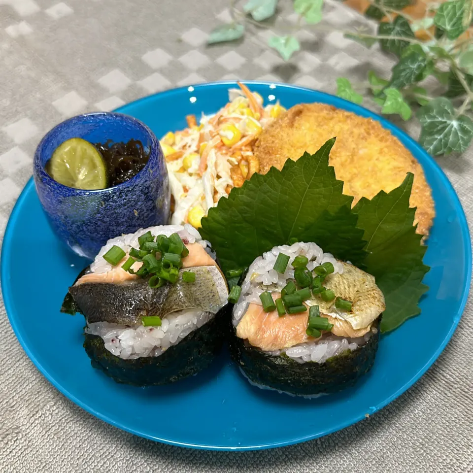 鮭おむすびのワンプレートランチ|くまちゃんさん