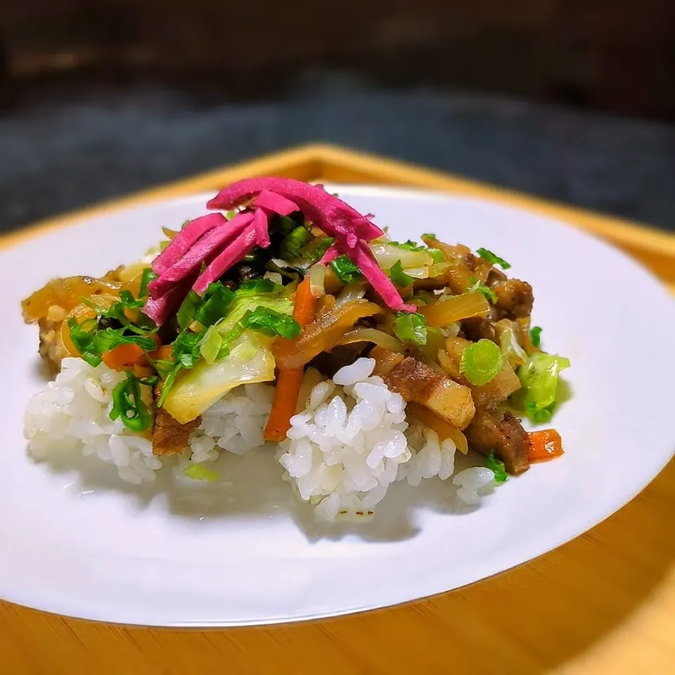 Snapdishの料理写真:もち麦入り✨豚バラのっけご飯🐷|森のごはん屋さんさん