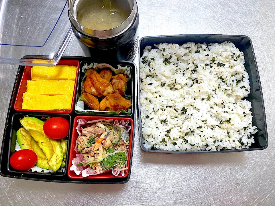 Snapdishの料理写真:麦ワカメご飯お弁当🍱|Ponoさん