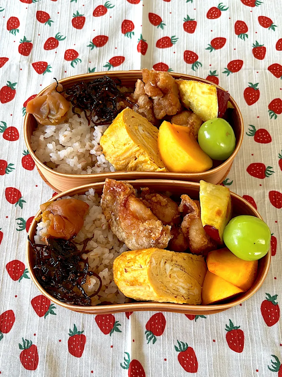 もち麦ご飯☆唐揚げ弁当|にこりこぷりんさん