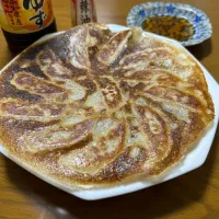 Snapdishの料理写真:焼き餃子🥟❗️(●´ω｀●)✨